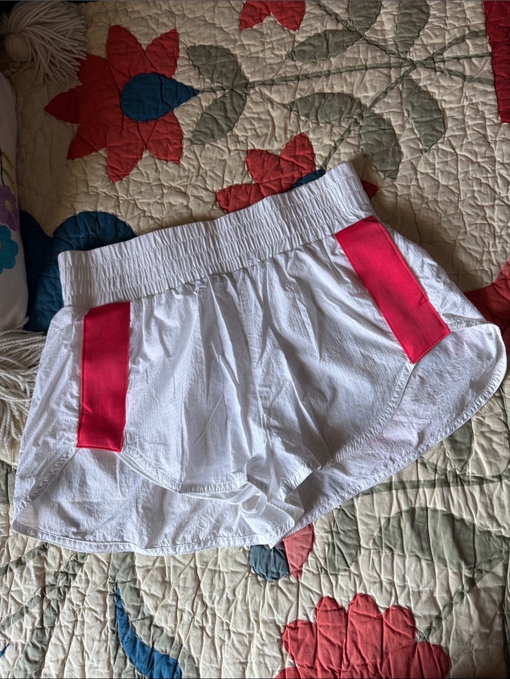 NWOT JoyLab high rise shorts white pink red M medium as-is